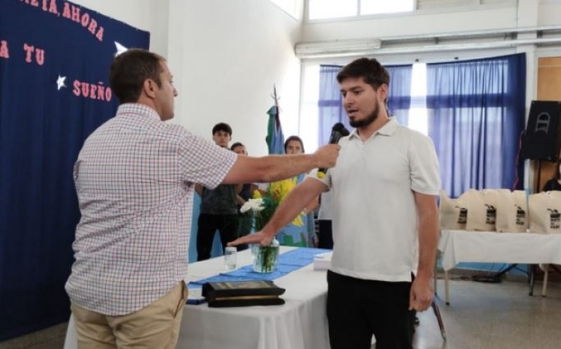 Consejero escolar de La Libertad Avanza carg contra referentes del espacio